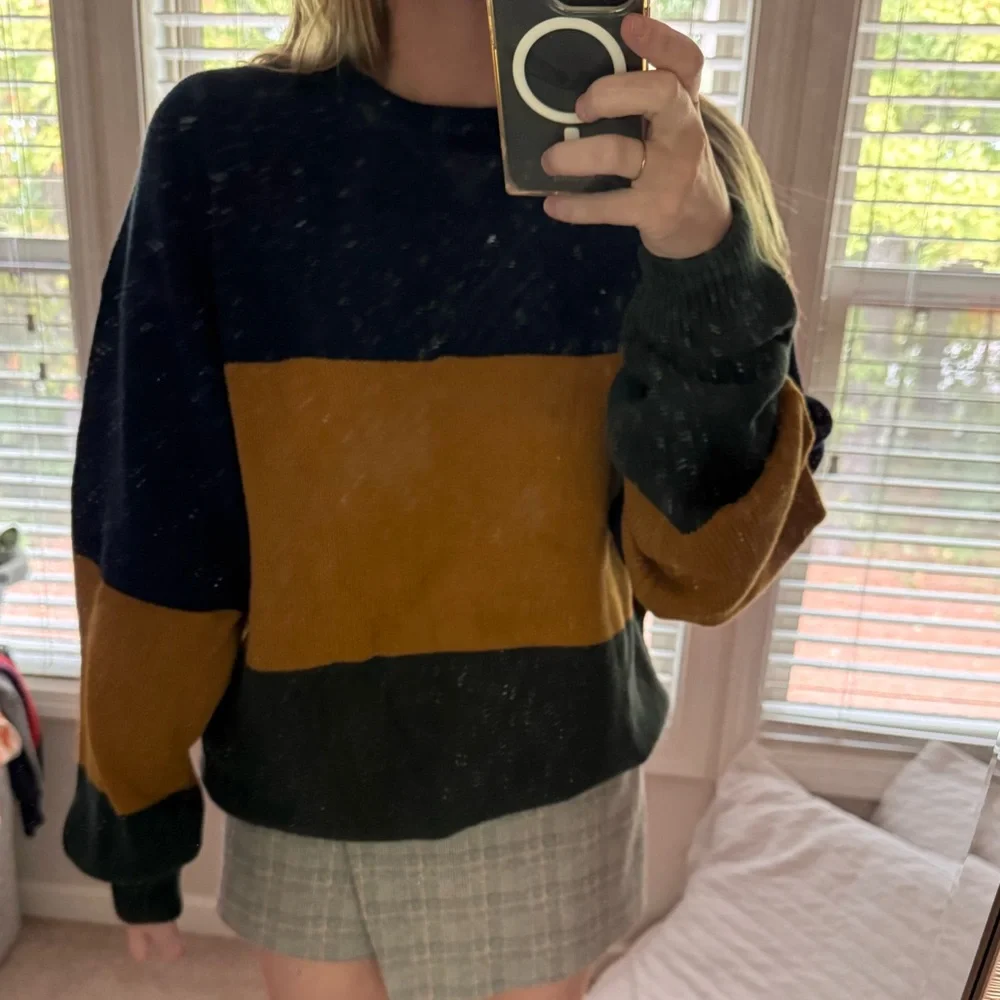 Vintage Kensington Collection color block sweater - Picture 2 of 4